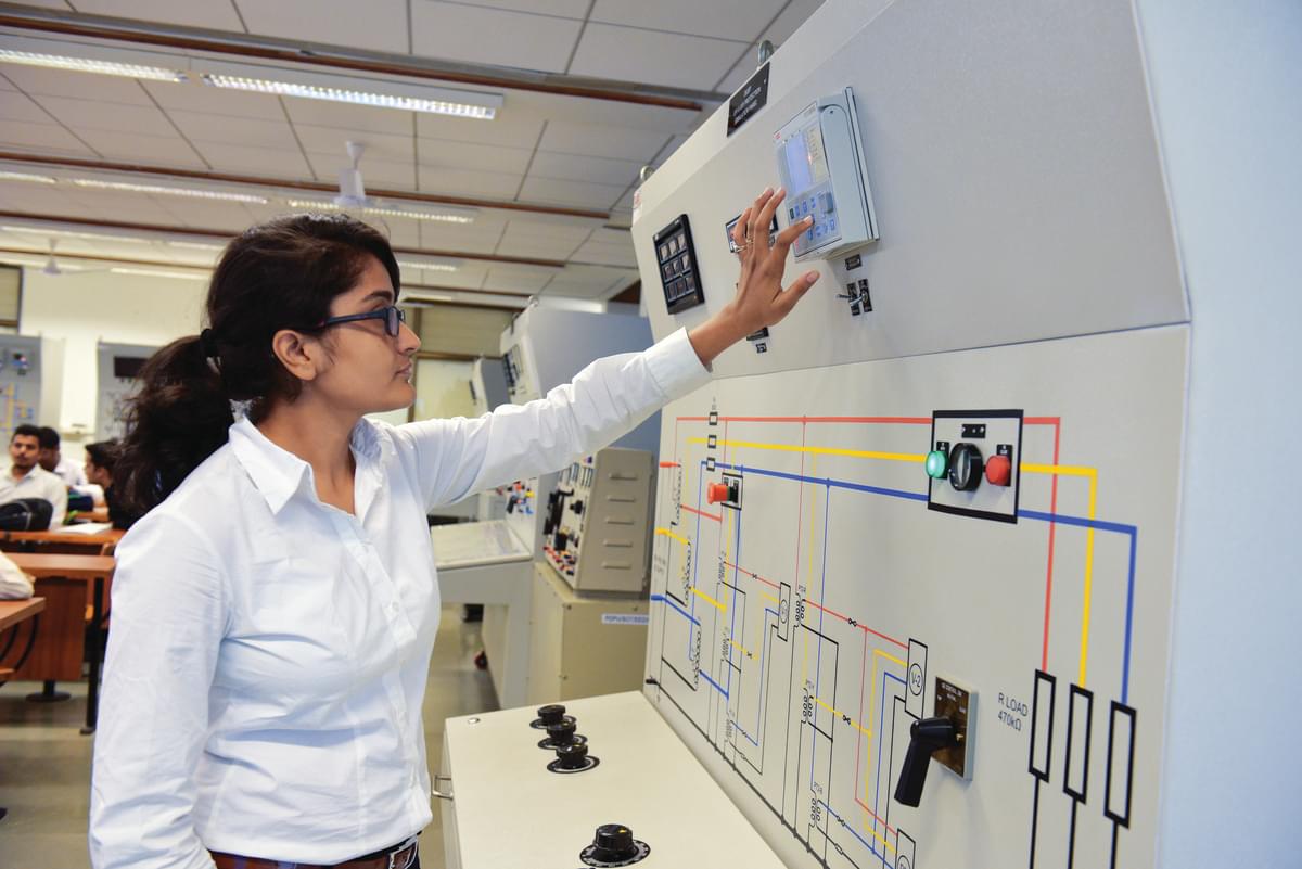 PDEU Laboratory photo 9